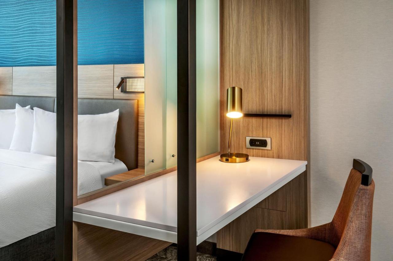 Springhill Suites By Marriott Boston Logan Airport Revere Beach Exterior photo